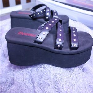 Demonia “Funn” Platforms